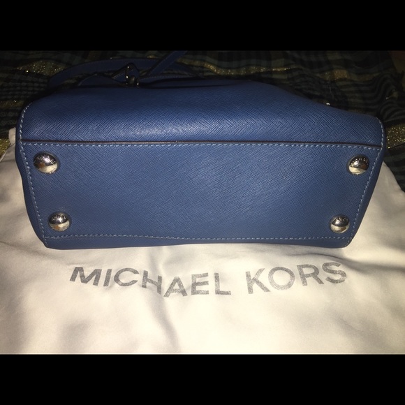 MICHEAL KORS PURSE (BLUE) - Picture 2 of 5